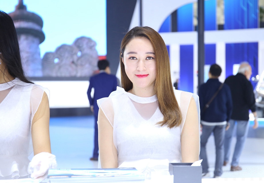 һϮ��ȹ���ƹ�һӳ������Ȼ���⡣