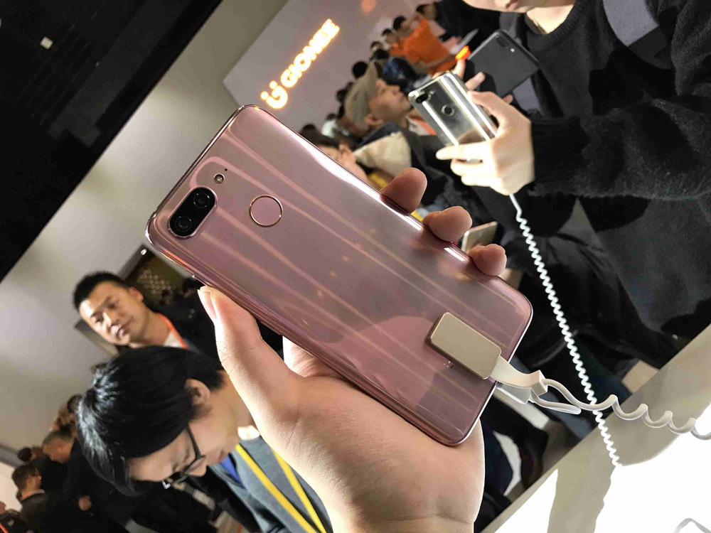 ��������������ʹ�ָ���͵�ͬʱ����Ϲ�ѧ��Ĥ��΢�����������ֳ���3D�Ķ�̬��Ӱ��������ʵ��Ӿ�Ч�����˰������֡�