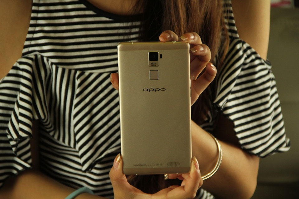 OPPO R7 Plus�����˱����ָ��ʶ��������������ͷ��ָ��ʶ������Ʒ��Logo��һ���������ϡ�