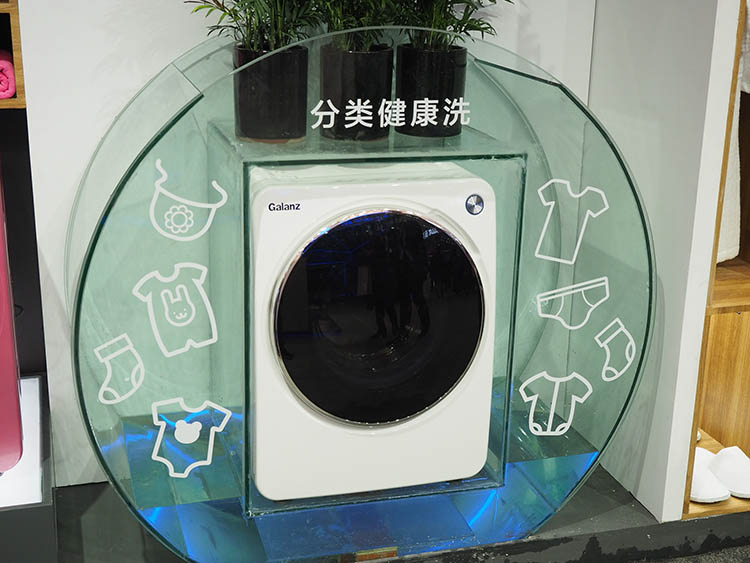 ���³����ݻ���������ϴϴ�»����ڳ����������н������������м�����������ϴ��