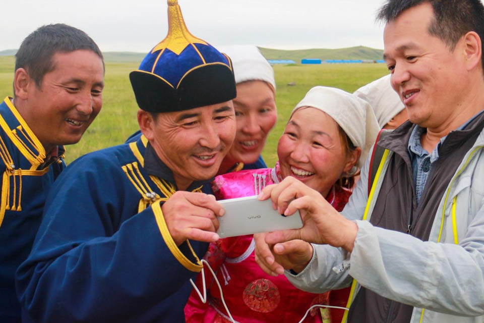 vivo Xshotп򼰽ÿԳǧȸºͳǿ̫Ƴɣ13660ӵľϸԻλУߴˣϣӵ׿ԽճָС