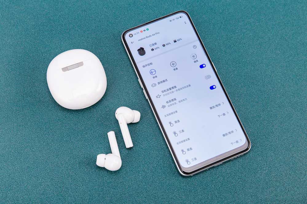 ������ Buds Air Pro֧�ֻ��ʽ�����������뼼����ǰ��ʽ�ͺ���ʽ��˷��ֱܷ����ⲿ�����Ͷ��ڶ����������ܷų�����������������������Ч���ɴ�35dB�����������Ը��������������֡�ӰƬ����Ϸ��