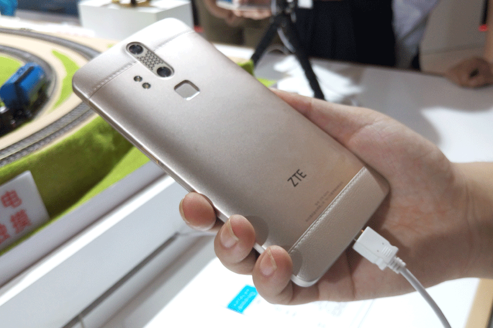 ����AXON����ı�������Ҳ�ǳ����£���Ƥ����ʸУ�����һ��