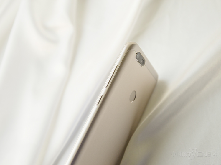 ���ܷ��棬360�ֻ�N6 Lite���ø�ͨ����630������������630������625�������汾������������14nm�������죬��������������˴��������ܣ�ͬʱ�������Ľ��͡�