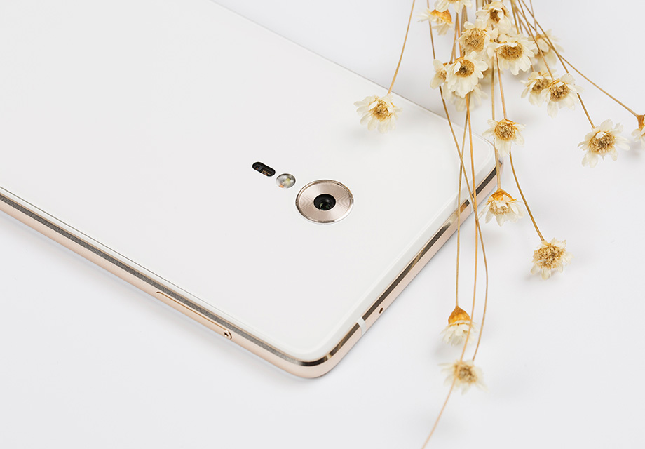 ������һ����������1.34��m������CMOS��f/1.8�����Ȧ��OIS������ISOCELL���ظ�դ������ZUK Z2 Pro������ͷ�ٶ�ڹ���콢���塣