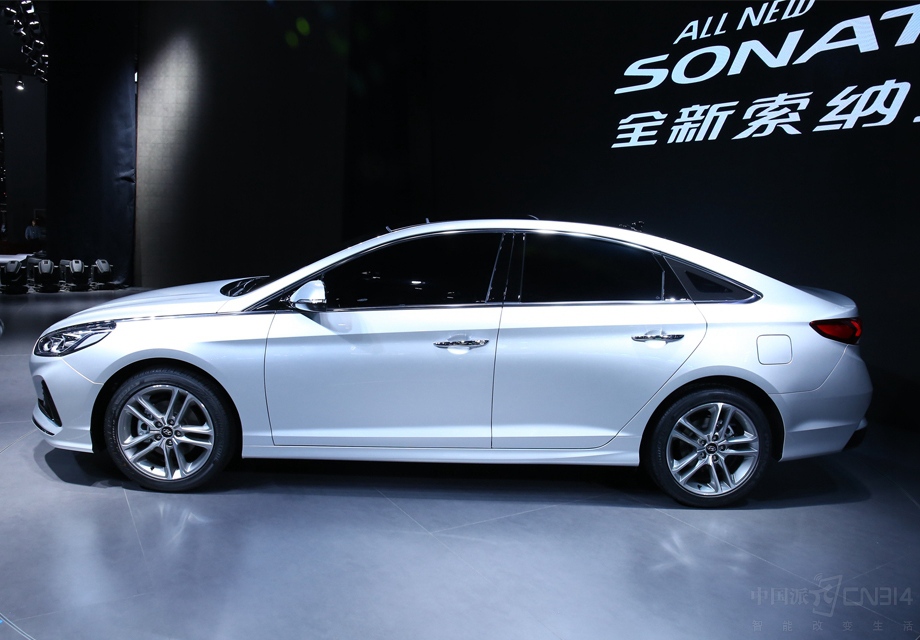 ��ͨ�汾���͸�դ�ڽ����ö���ʽ�Ƹ���������ơ�