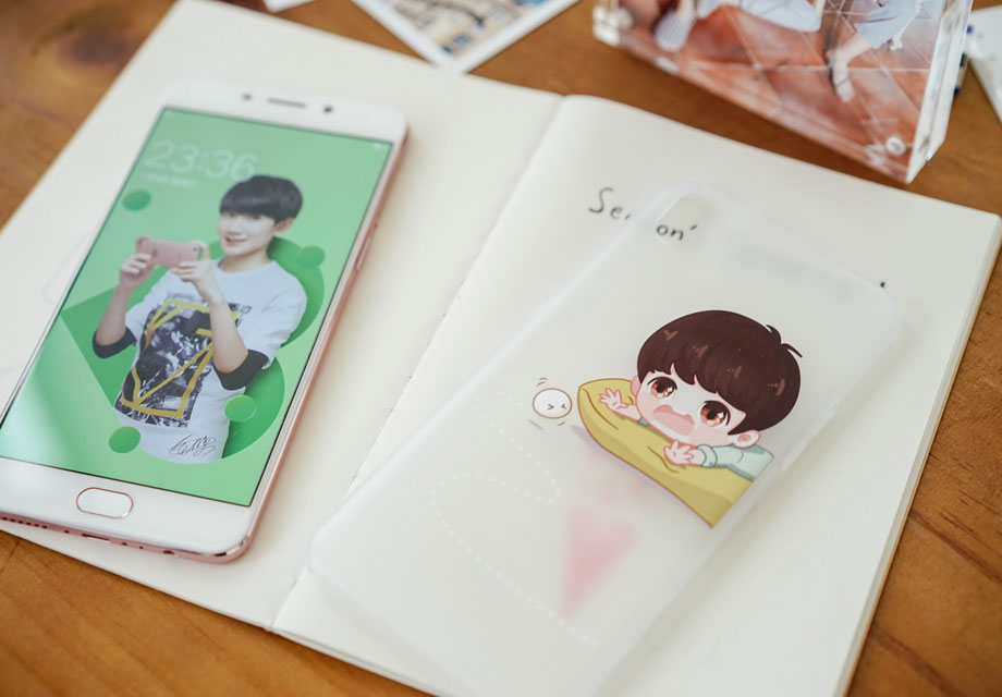 ����Ϊһ��ƻ���TFphone��νʮ�����ģ��ڷ�˿��ע�ķ������涼�����˸��Ի���������֤���ƻ��ܹ������������Ԫ�ء�