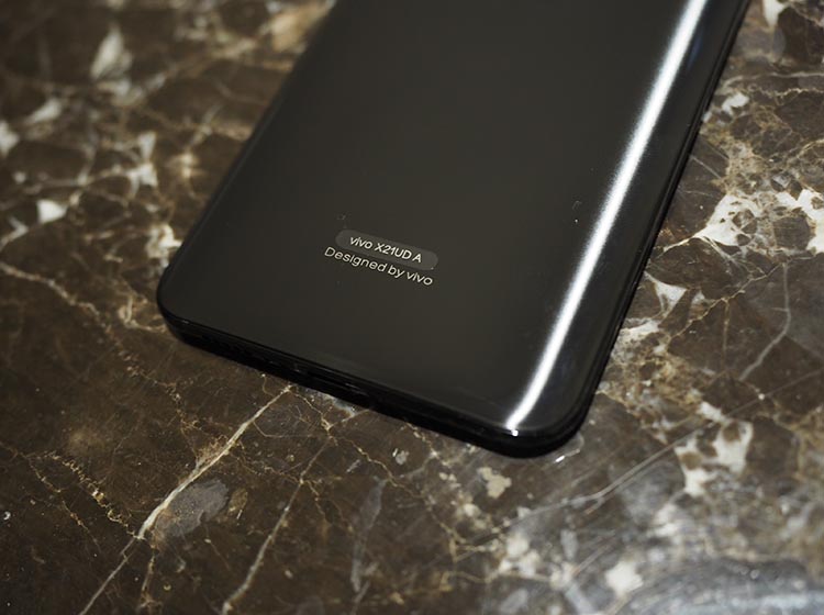 �����·��Ƕ�Ĥ+˿ӡ��ɫ�ʴ������գ��ڲ�ͬ�Ƕ��»��в�ͬ�Ĺ���Ч����