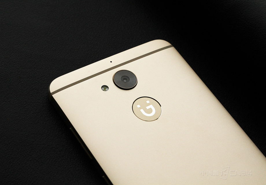 ����ͷ����Ϊ1300�򣬲�����LED����ƣ�������Χ�Ľ�����Ҳ��Ч�ı�������΢͹��ľ�ͷ�������ȫ���õ��ľ�ͷĥ��