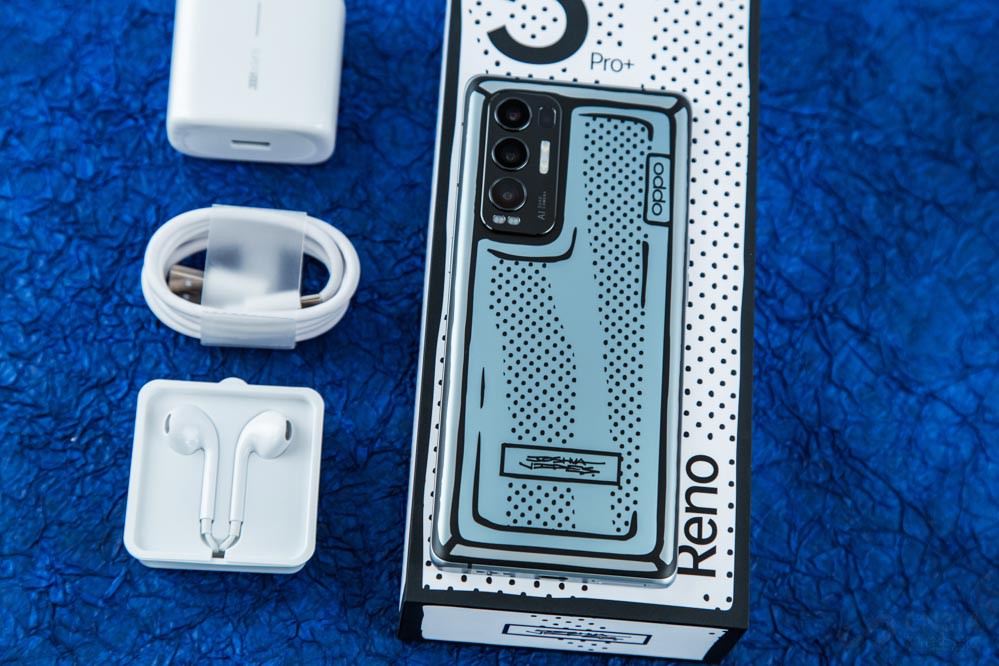 ䷽棬OPPO Reno5 Pro+±ɫ4500mAhأԱ֤ʱ䣬䱸65W䣬ṩǳٵĳٶȣͨ£СʱҾһڡ