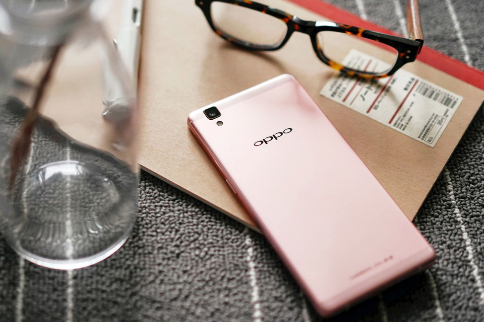 ���˱����䱸�˸���Ŀ��5.5Ӣ��ȫ����AMOLED��ʾ������ǿ����4GB RAM�������32GB ROM�����־õ�3070mAh��ء�����ȫ�ĵ�ѹVOOC���䡢���õĹ����Լ���ȫ���4Gȫ��ͨ��ǿ������֮�⣬��������ʵ�����е�ʵ���ɡ�