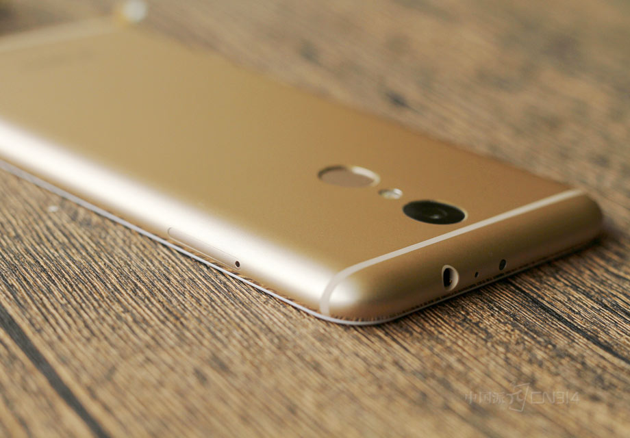 �����ӿ��ڻ��������߿����߿���SIM���ۡ�