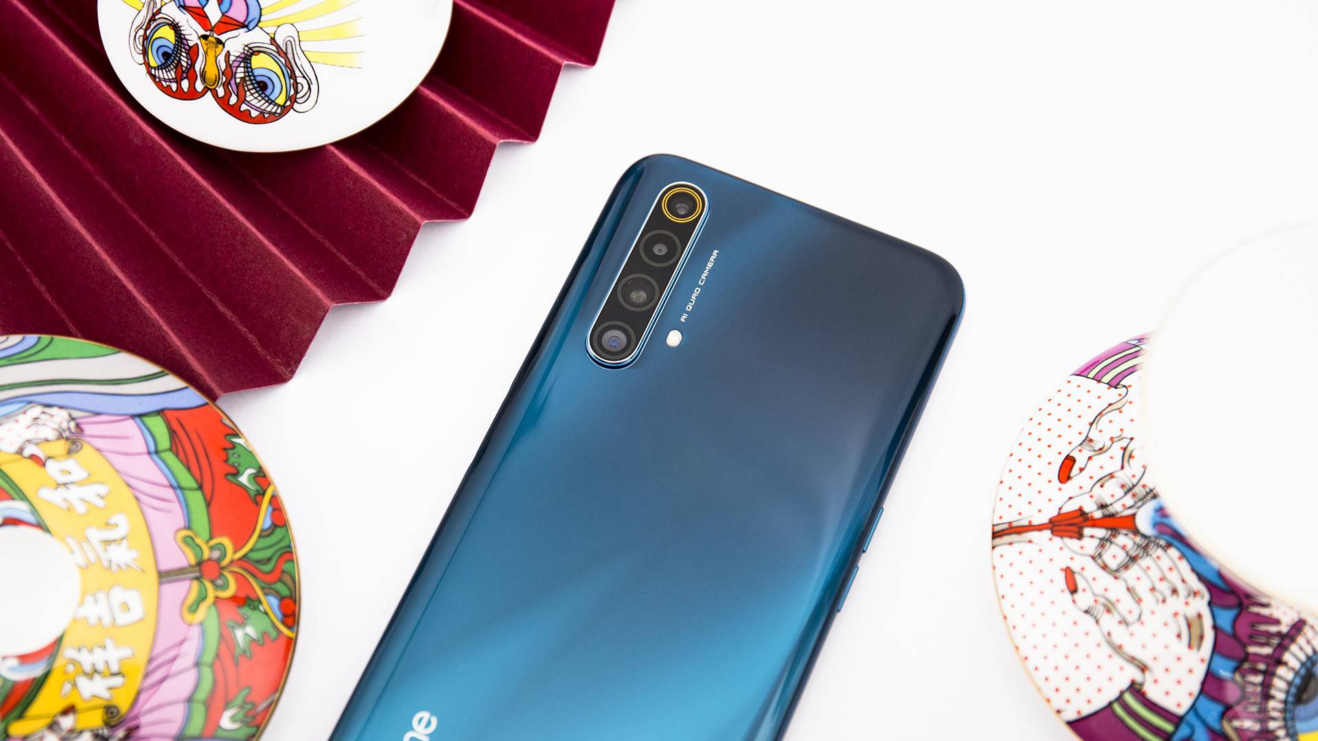 ����Ӱ���棬����Ϊ�佹���㣬�ֱ�Ϊһ��6400���������㾵ͷ��������Ϊ����GW1��һ��800������115���Ǿ�ͷ��һ��1200������2X������ͷ���һ������ͷ����ϡ���ϳ�ɫ���Ż�������ʵ����������ʮ�ָ�����