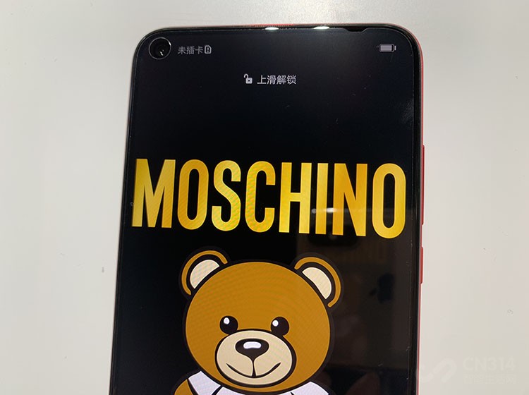   ������������ר����ֽ���ֱ�͹����MOSCHINO��Ʒlogo�;���С������