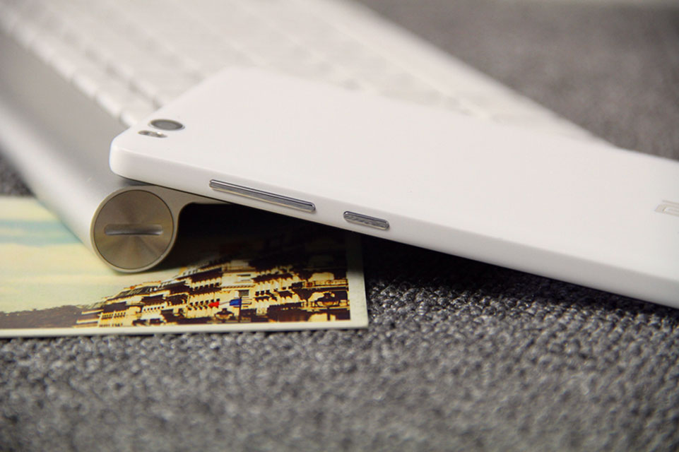 ����������Դ���趨���˻����Ҳ࣬���Ϲ����û���ʹ��ϰ�ߡ����ұ߿�֧�ֱ�Ե���ؼ��������ǻ��ڽ��������й������⵱�ж��������ϸ��������