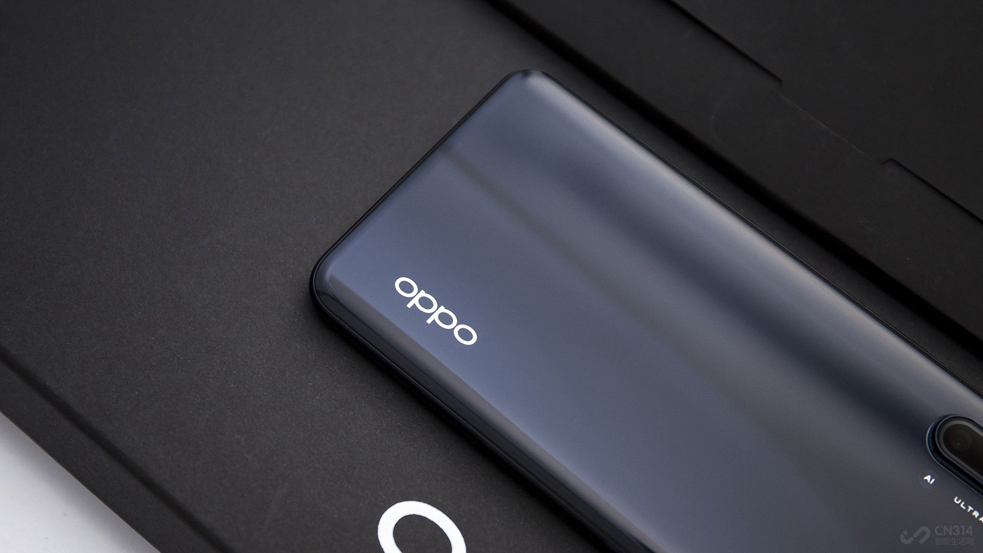 OPPO Reno3�ṩ��һ��4025mAh�����ĵ�أ���������VOOC 4.0���似����ֻҪ20���Ӿ��ܽ�������3%����50%����������Ҳֻ��Ҫ����һСʱʱ�䡣