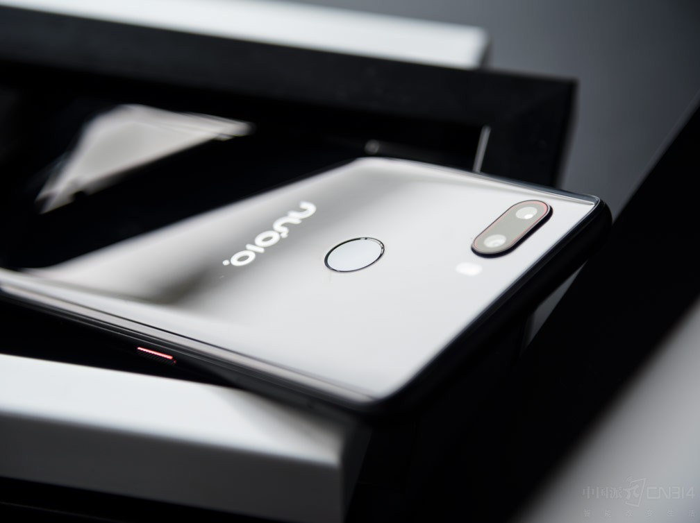 ������������2400������˫�㾵ͷ��LED����ơ�ָ��ʶ�𴫸�����Ŭ����logo�������ڲ�������Ϻ�г���У��γɲ������Ӿ�Ч�������������Ϊ����ṩ��ϸ���Ử���ָУ���ǡǡ�Ǽ��������������ʸ�������