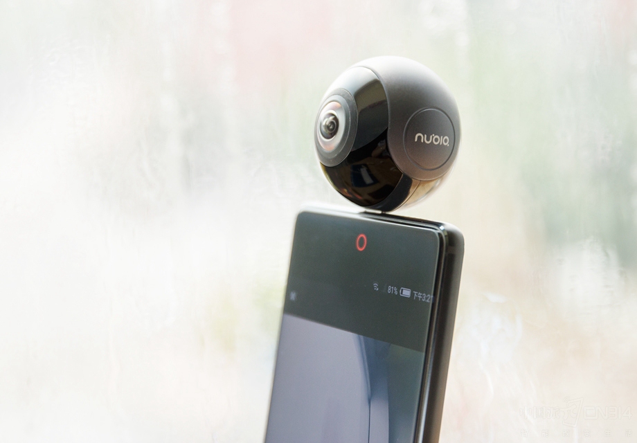 ����ͷͨ��USB Type-C�����ֻ�����ʹ�ã����������Լ�WiFi�������ӣ���ת�ֻ�������ʹ�ã���֧�ֶ������ա�