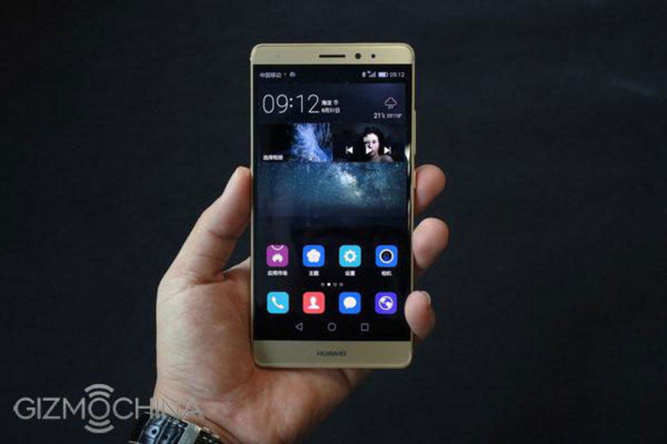 ����ý�����ͼ��������ΪMate S��ֵ���ǲ����ġ��䱳����Ƽ�࣬������ͷ�·�������һ��ָ��ʶ��ģ�飬���˱�����ͷ����������ƣ��ײ�ӡ�л�Ϊ��logo�����½ṹ�Գơ�