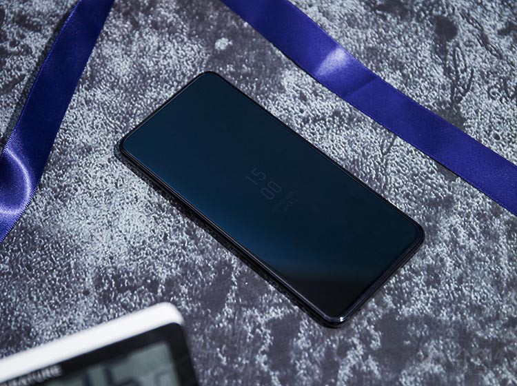 ��Ӱ���֣�OPPO Reno2����4800������+800�򳬹��+1300�򳤽�+200��Ƭ���������� ����ʵ��5����Ϲ�ѧ�佹�����20������佹��