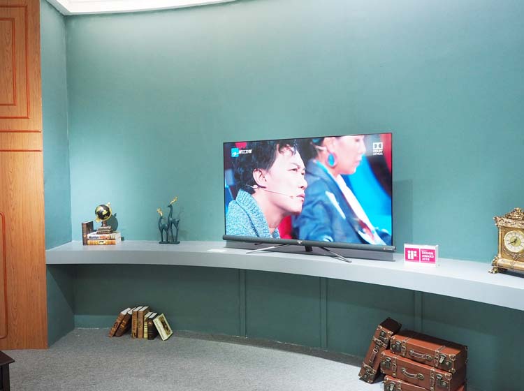 ͬʱ�������ʷ���Ҳ�����˹���ԭɫ��ɫ����Ļ��϶ű�®�ӽ�(Dolby Vision™)+�ű�ȫ����®(Dolby Atmos®).