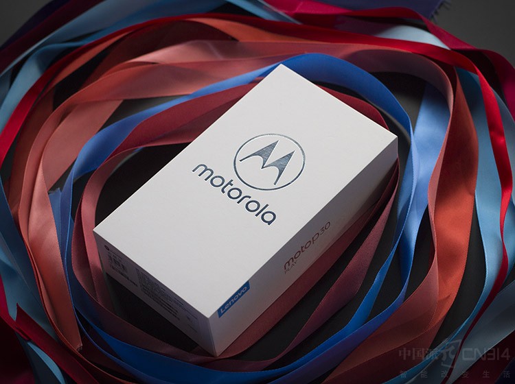 Ħ�������ڽ��������˰���motorola Z3��motoro p30 note�����ڵĲ��ٻ��ͣ��۸���Ҳ�����˶����λ�Σ�Ϊ�������ṩ�˸����ѡ��ǰ��ʱ����ӭ����һ��motorola p30 play���ۼ�1899Ԫ����ô��רΪ�й��г����������ֻ���������ʲô�ر�֮���أ�����һ����������