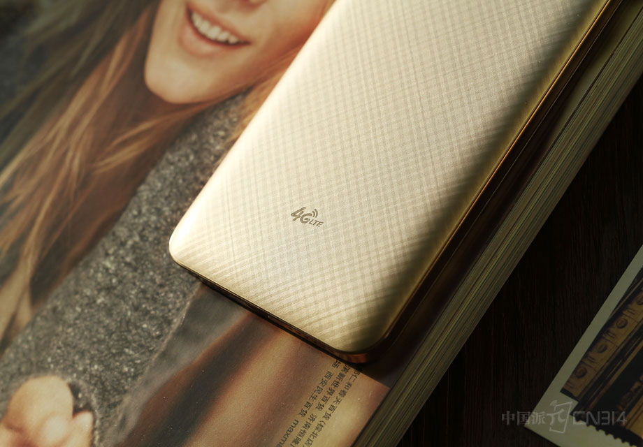 �ײ������Ƚϼ�࣬������һ��4G��ʶλ�����С�