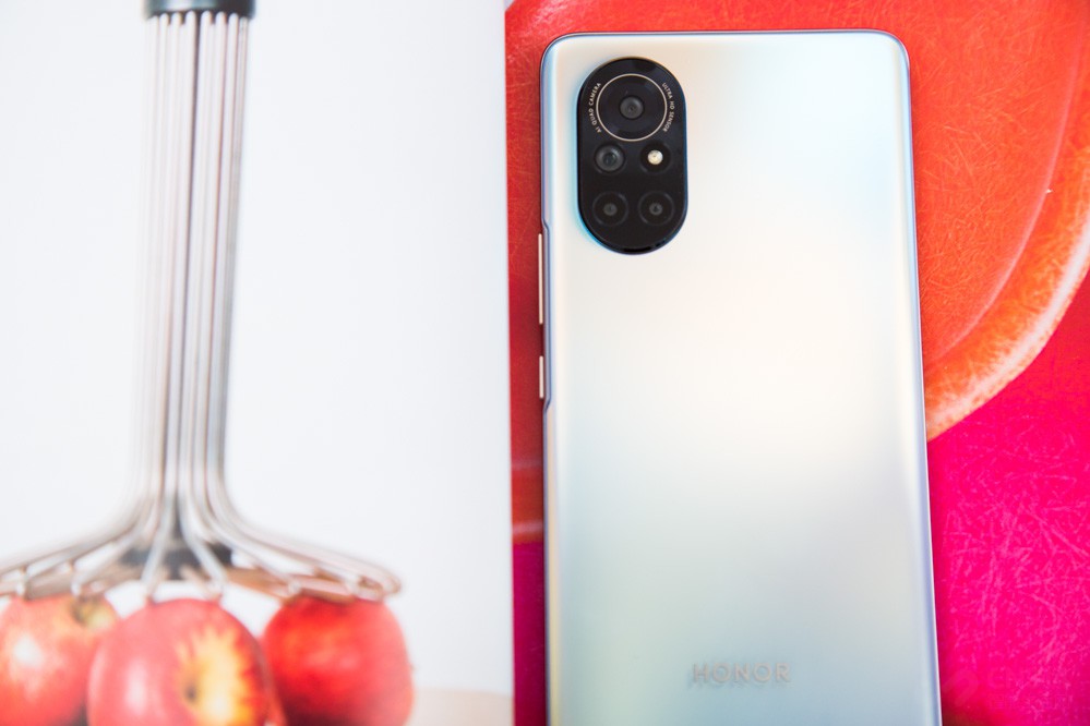 ΪƵȤҫV40ݰ滹֧Ƶ淨ǰʱӰƵڶСƬ̣ǰ˫¼ܣ֧ӴлʾȣΪȤ