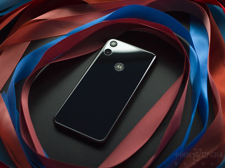 ����ֻ���������Ӧ�����ڻ������棬�������2.5D�������ʣ�ͨ���մɹ�й����Լ��ߴ��Ƚ����ྦྷ�����CNC����һ�γ��ͣ������뽳�ĵ���Ȼ��һ��