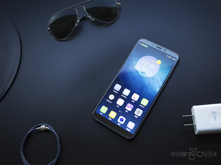 11��28�գ�360�ֻ��ٿ���ȫ�棬�Զ��׼�����Ʒ�����ᣬ��ʽ�Ƴ������׿�ȫ��������360�ֻ�N6 Pro����������Ϊ��Ҵ������ȫ���������Ŀ���ͼ�͡�