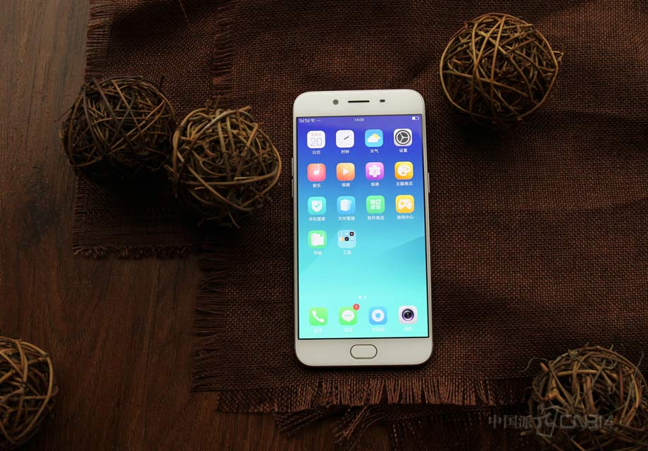 1	10��19�����������Ѿõ�OPPO�����콢R9s���Ϻ����࣬������������R9s����R9ϵ�е������棬������������ܷ�����֮�����𺳵�ԭ��