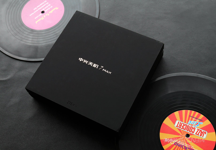 2016��10��27�գ������ڱ���CAIA��չ�����ٿ��ˡ���ʵ����������ý��Ʒ���ᣬ�ֳ��Ƴ�����3Dȫ�����ֻ��������7 MAX�������������ϵ��һ��ĸ߶���Ʒ��7MAX���۴��ʸл�����ƶ����Ƴ��ڣ�������Ϊʱ��������Ⱥ������Ʒ��֮ѡ��