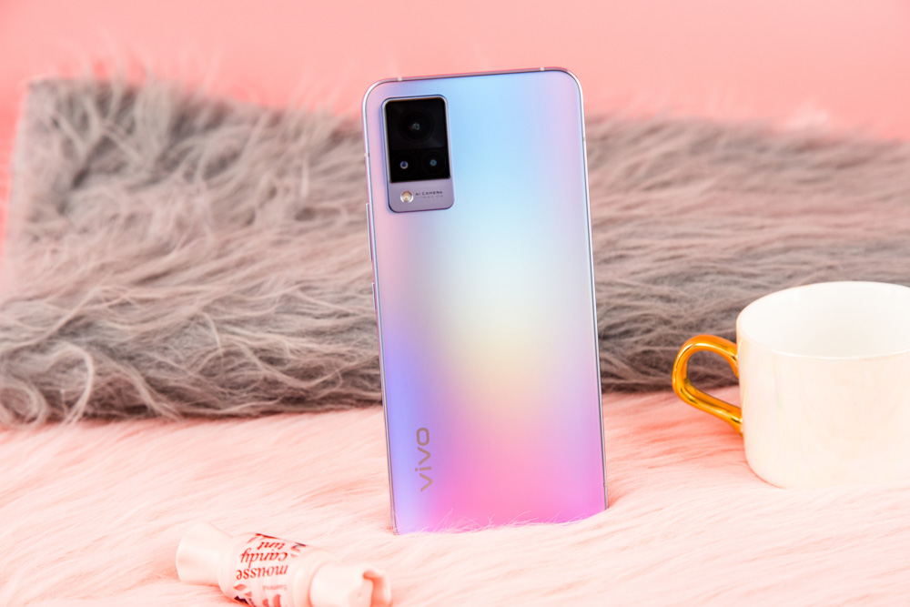 Σvivo S9׷1100콢оƬоƬõ6nmƳ̣CPUƵߴ2.6GHzGPUΪARM G77ܹ߱ǿAIܷԺѹһЩϣֿ