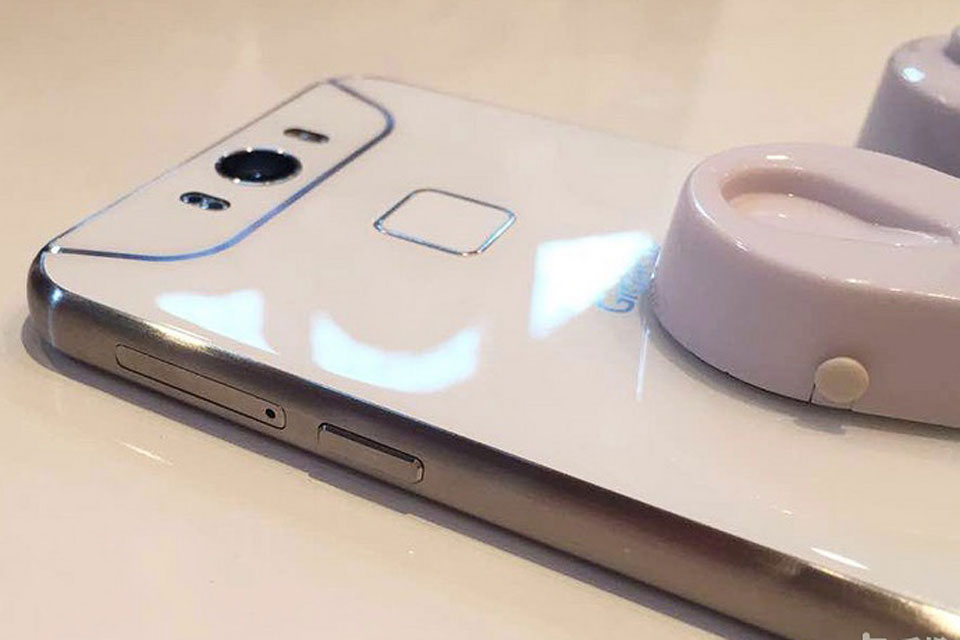 Gigaset ME��SIM���ۺͿ��ؼ�����ڻ����Ҳࡣ