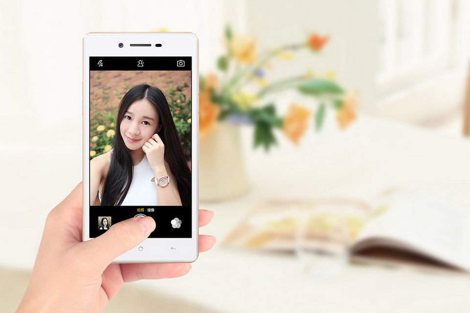 ������ֹҪ�ڲ�Ʒ������OPPO�ֻ���������������Ĺ��ܳ�����OPPO A33�����˷ǳ�������500������ǰ������ͷ���������3.0��Ѥ���˾�����ҹ���Զ����⹦�ܣ�����һ�ı���ͷ���Ƭ��