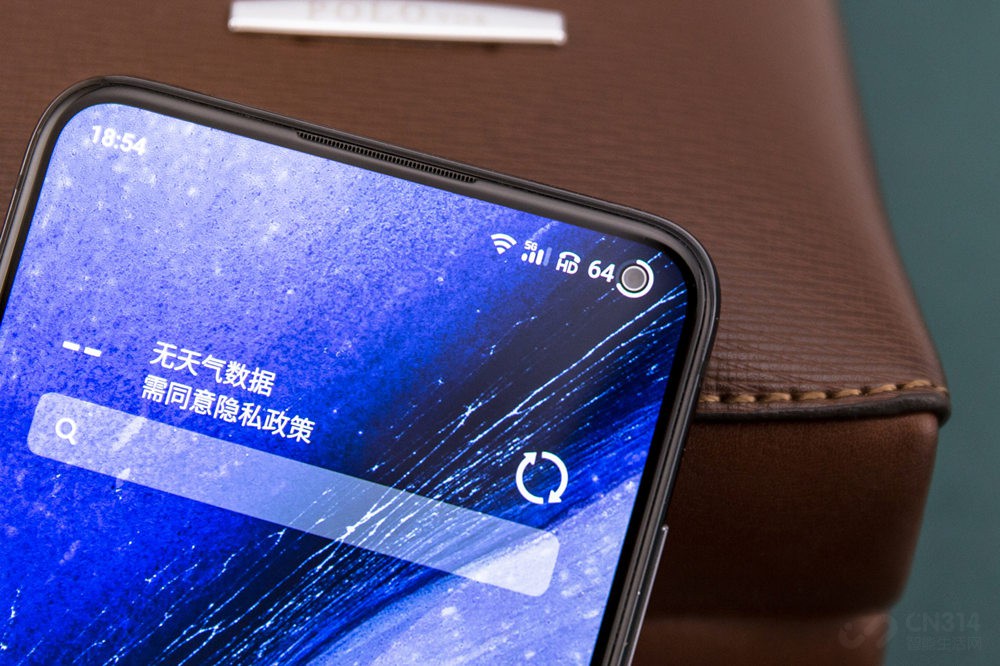 ȫͷϣ17 Pro˽ڿƣڿ۷涯˲С˼ȣۿֱֻ2.99mmֽõޱΣصĻεʾһٲۿ׵ͻأУӾ˾òۿ׾ֻUIеһ֡