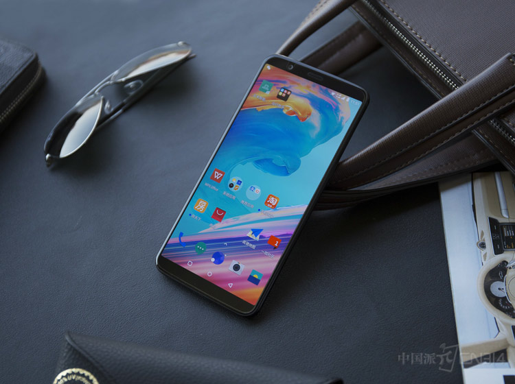 һ��5T��ȫ���������˶�13%���Ӿ���Χ��18:9������ݺ������Ϸ��Ҳ���������Ӿ�����