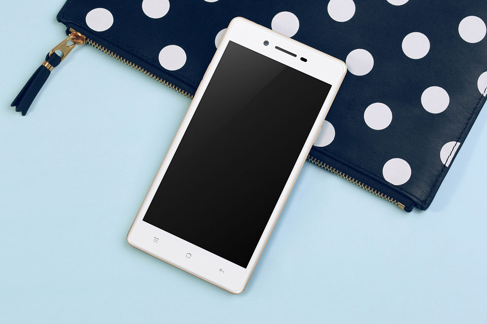 ��Ϊ�����ֻ������ȷ�OPPO�����Ƴ���һ�λ���ڼ��г��Ĳ�Ʒ��OPPO A33����ӵ�н�Ϊ������Ӳ������֮���̳���OPPO�߶��ֻ���������ƺ;�տ���գ��߱�˫���⾵�桢�ڲ�˫������Ǽ��Լ������Ż��������ֵ�ĸߡ�