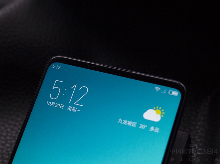 ������Ļ�ķֱ���Ϊ2280��1080��19:9����������ռ����ﵽ�˾��˵�93.6����