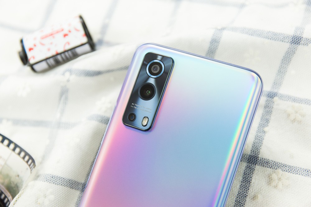 ɱΪiQOO Z3۸˾ͻʲôˮûص6400ϣصĸ߽Ȼ棬һгǾͷ㹻¼¹