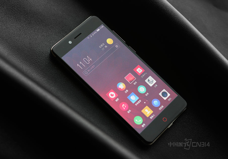 Ŭ����Z11mini��������Ʊ����˴�����Ŭ����Ԫ�أ���˫2.5D���沣�������뻹�ǽ�һ����ǿ���ֻ��������ʸС�