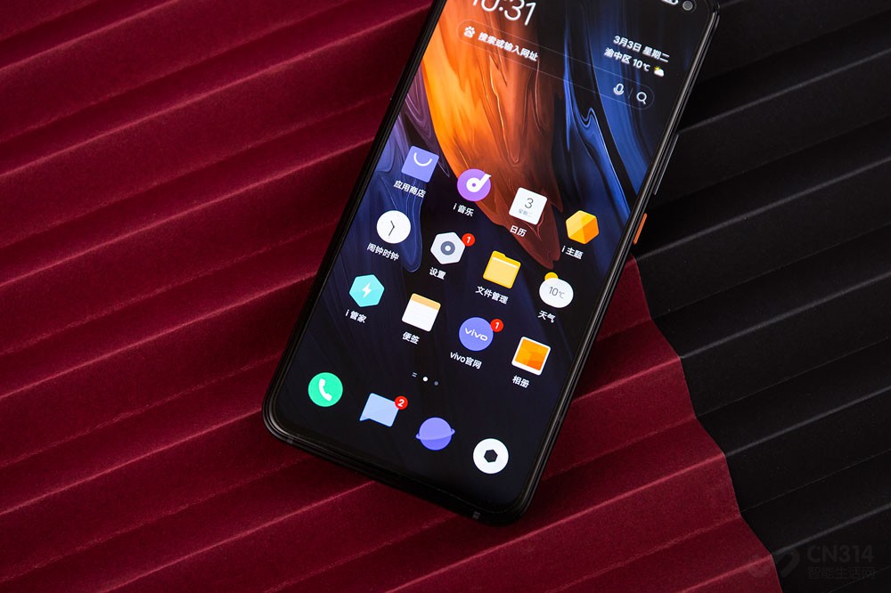 ���ڲ������ڿ�����ƣ���˻��������ǿ�����ʲô����Ŀ��׵ģ�����ʵ���ˡ����涼���������Ӿ����������൱������6.44Ӣ��Super AMOLED��ɫ�ʻ�ԭҲ�ܲ�������180Hz���ز�����Ҳ���ô��ظ��Ӿ�׼��