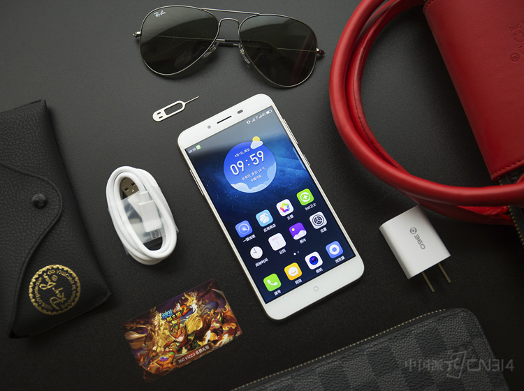 �򿪰�װ�����Ǿ��ܿ������������360 vizza�����˳�����������ߵȳ�������⣬���������һ�š��ſ�������2���������������