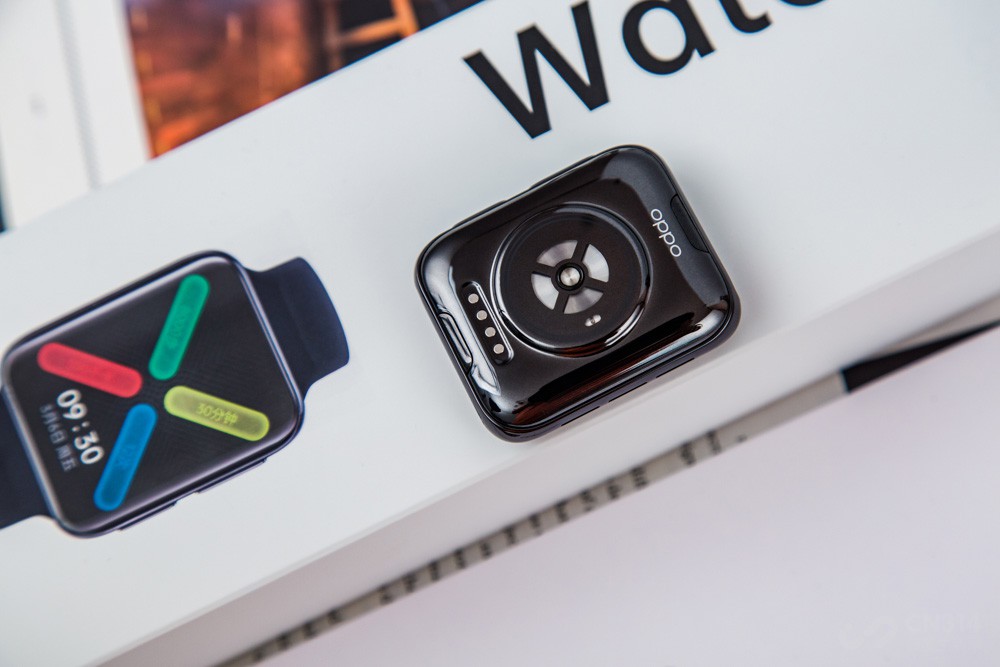 oppowatch2充电仓,oppowatch2 16天不充电就离谱oppowatch2美图赏