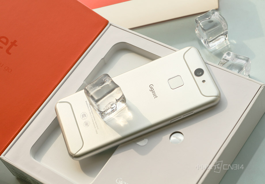 Gigaset���ME pure��Ȼ�ǽ���������������Ө����ѩ�ĸо�ʵ�����ް���