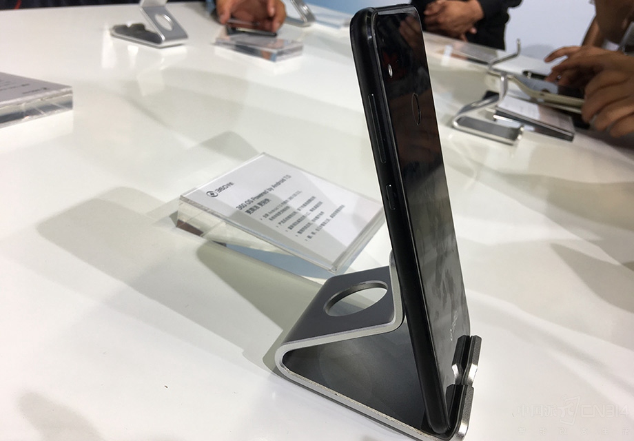 360 N5S�����˸�ͨ����653���������䱸6GB RAM��64GB ROM���ڴ���ϣ�����3730mAh��ء�