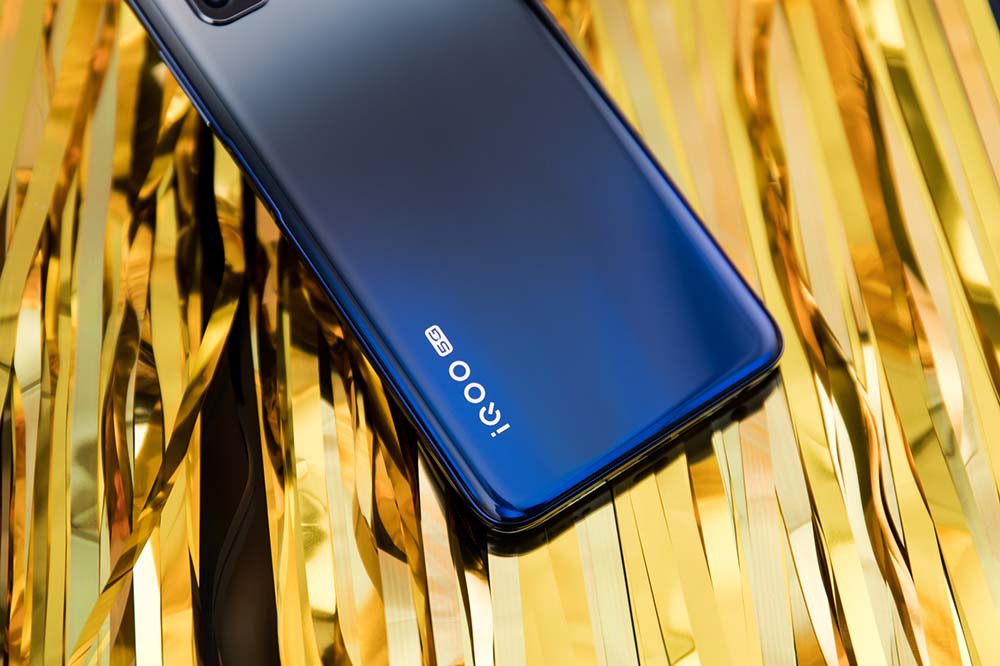 iQOOƷǡǿ˶ܵġϡǺĵġ»865֧5G˫ģSA/NSAȫͨ5G NSA 1T4R1T2R20%-30%ȫϵUFS 3.1ǿԵĸܾǰװ/лӦáļͼ⡢ļȲԵٶȸ졣