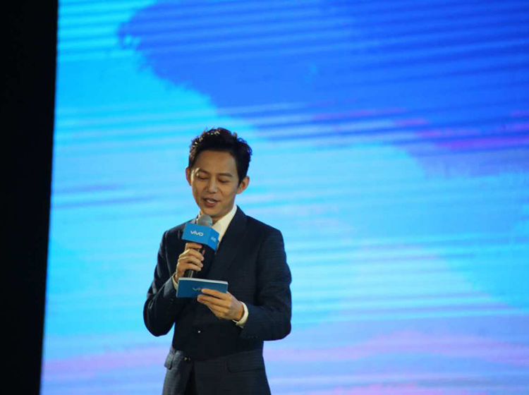 ��һ���ſ��3D�ƹ���ݺ������˺����ǳ���