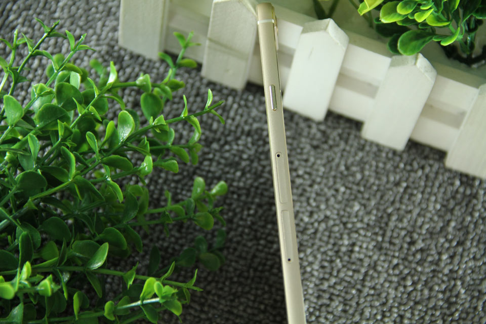 �п���õ�����������ɫ���ҿ�Ϊһ����Դ����������SIM�����