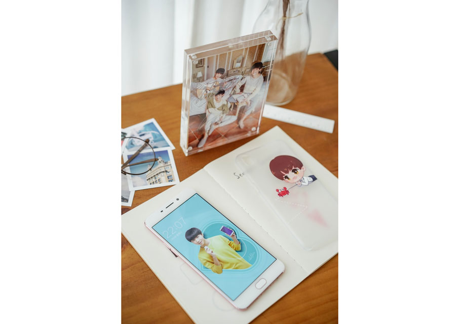 ����Ϊһ��ƻ���TFphone��νʮ�����ģ��ڷ�˿��ע�ķ������涼�����˸��Ի���������֤���ƻ��ܹ������������Ԫ�ء�